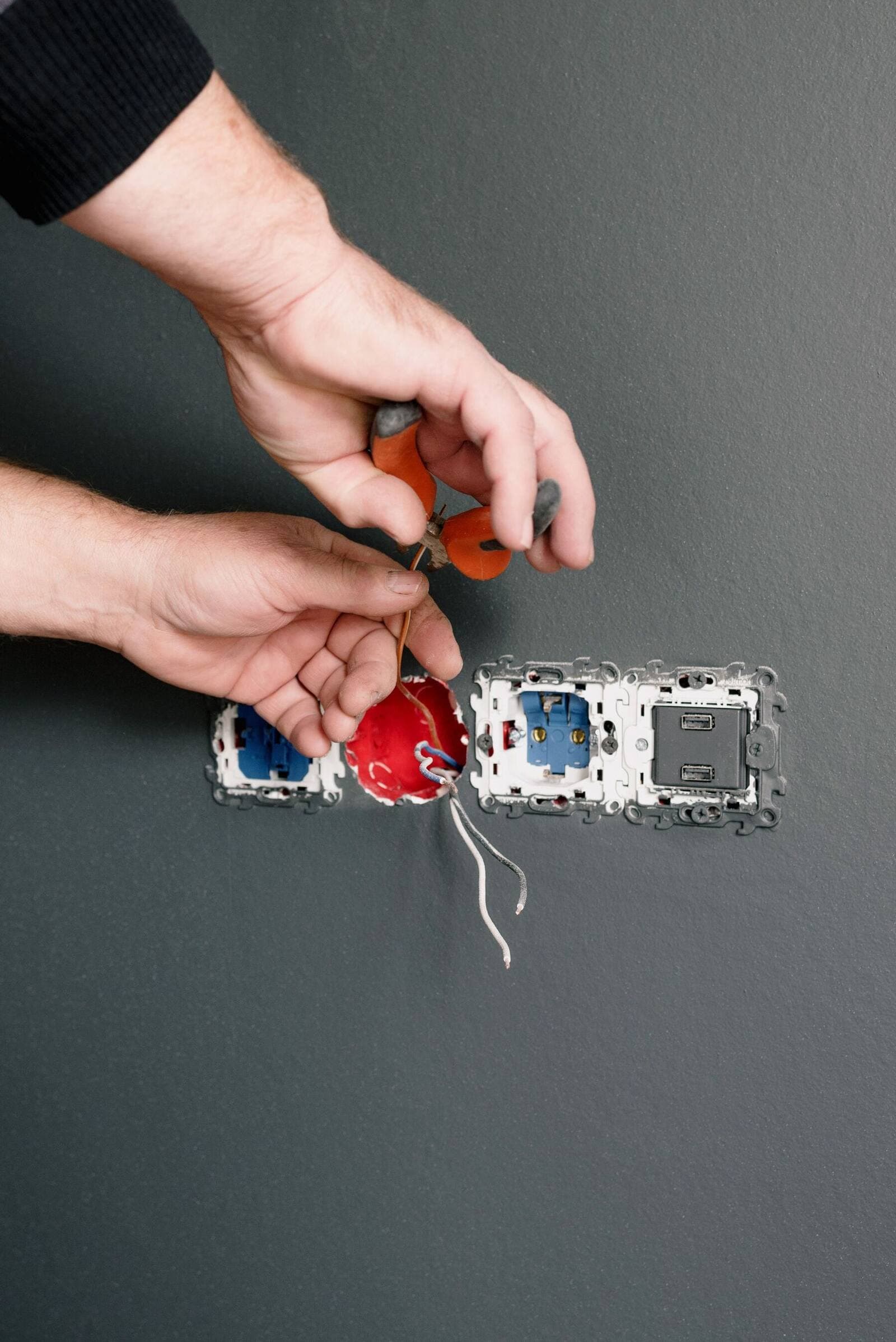 Électricité & plomberie : chantier FL Batiment